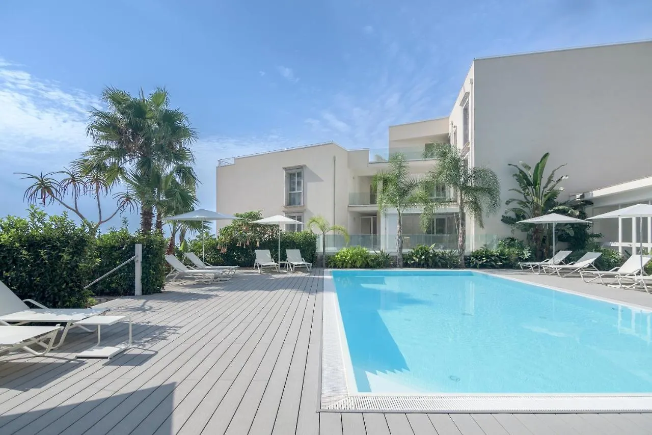 Cora Luxury Home location